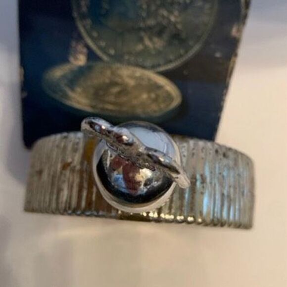 Avon Liberty Dollar Oland Aftershave Peeling Mostly Full In Box - Picture 3 of 9